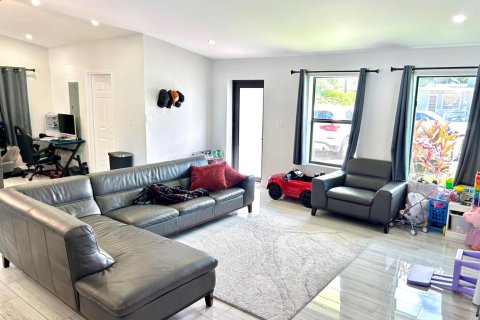 House in Fort Lauderdale, Florida 3 bedrooms, 163.69 sq.m. № 2365834 - photo 27