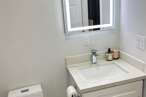 House in Fort Lauderdale, Florida 3 bedrooms, 163.69 sq.m. № 2365834 - photo 3