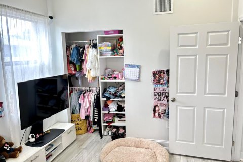 House in Fort Lauderdale, Florida 3 bedrooms, 163.69 sq.m. № 2365834 - photo 8
