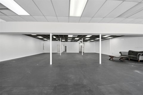 Commercial property in Saint Augustine, Florida 3072.74 sq.m. № 2369644 - photo 3