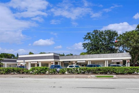Commercial property in Saint Augustine, Florida 3072.74 sq.m. № 2369644 - photo 6