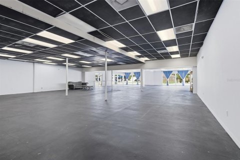 Commercial property in Saint Augustine, Florida 3072.74 sq.m. № 2369644 - photo 4