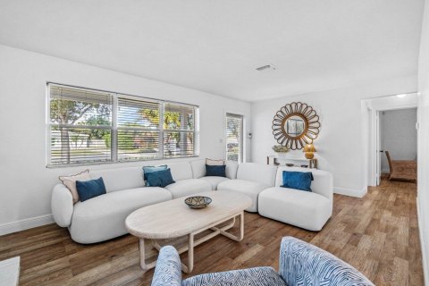 Villa ou maison à louer à West Palm Beach, Floride: 3 chambres, 119.57 m2 № 2439305 - photo 3