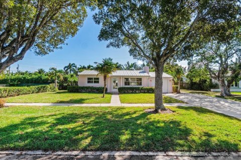 Villa ou maison à West Palm Beach, Floride 3 chambres, 119.57 m2 № 2439305