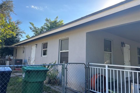 House in Homestead, Florida 3 bedrooms, 103.86 sq.m. № 1951089 - photo 6