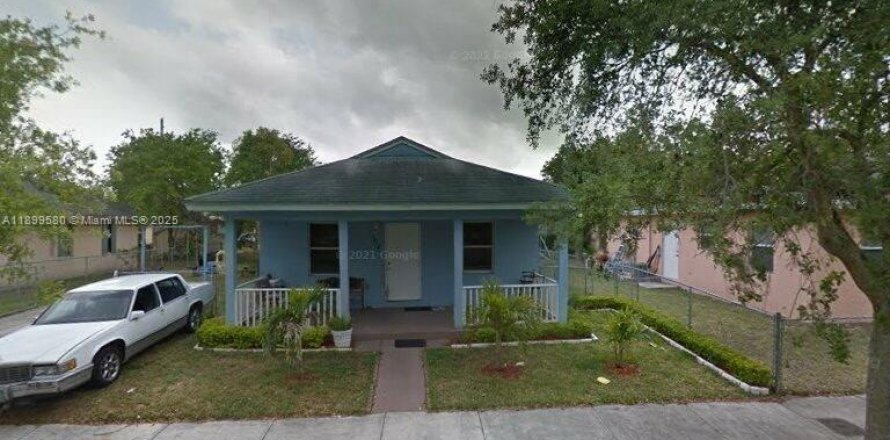 House in Homestead, Florida 3 bedrooms, 103.86 sq.m. № 1951089