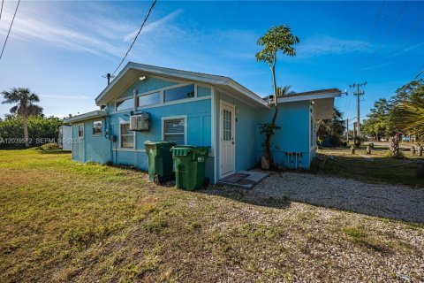 House in Port Charlotte, Florida 2 bedrooms № 2145815 - photo 22