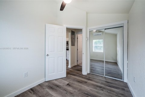 House in Port Charlotte, Florida 2 bedrooms № 2145815 - photo 15