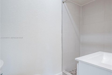 House in Port Charlotte, Florida 2 bedrooms № 2145815 - photo 17
