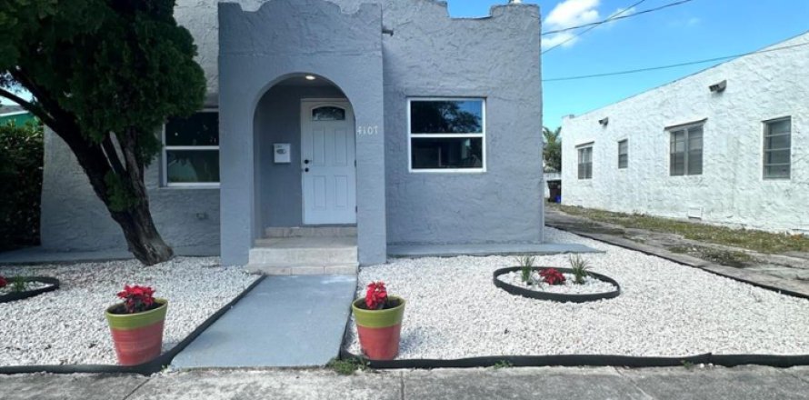 Casa en West Palm Beach, Florida 3 dormitorios, 120.77 m2 № 2399786