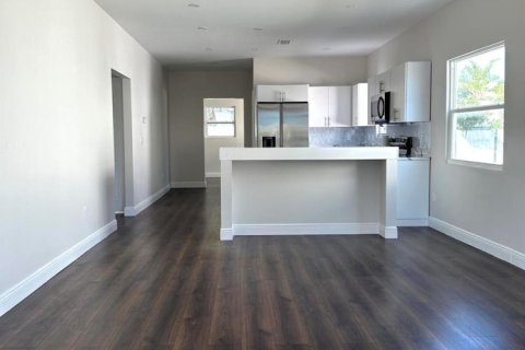 Casa en venta en West Palm Beach, Florida, 3 dormitorios, 120.77 m2 № 2399786 - foto 3