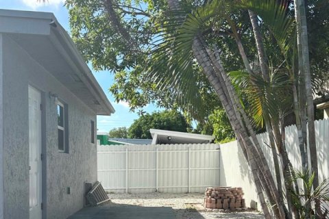 Casa en venta en West Palm Beach, Florida, 3 dormitorios, 120.77 m2 № 2399786 - foto 22