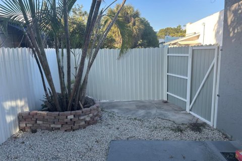 Casa en venta en West Palm Beach, Florida, 3 dormitorios, 120.77 m2 № 2399786 - foto 24