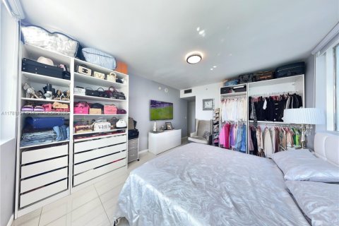 Condo in Miami, Florida, 2 bedrooms  № 1704099 - photo 10