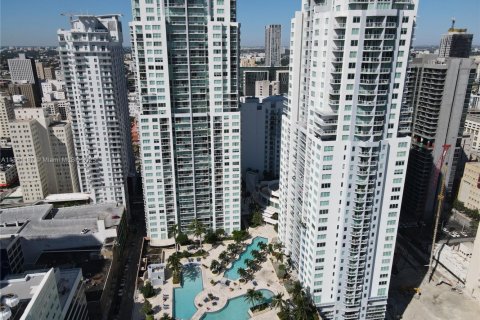 Condo in Miami, Florida, 2 bedrooms  № 1704099 - photo 5