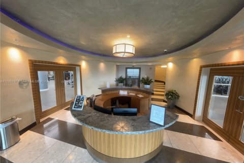 Condo in Miami, Florida, 2 bedrooms  № 1704099 - photo 22