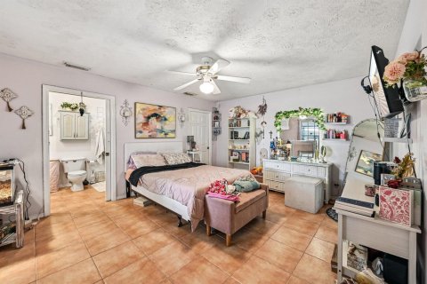 House in Port St. Lucie, Florida 4 bedrooms, 245.63 sq.m. № 2173880 - photo 23