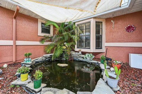 House in Port St. Lucie, Florida 4 bedrooms, 245.63 sq.m. № 2173880 - photo 4