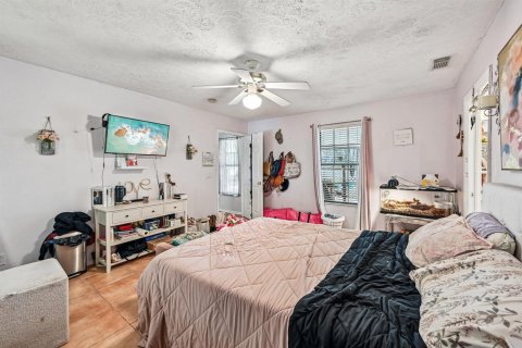 House in Port St. Lucie, Florida 4 bedrooms, 245.63 sq.m. № 2173880 - photo 24