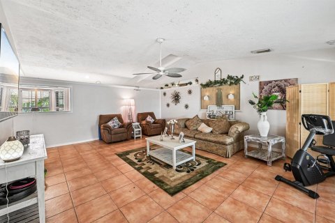 House in Port St. Lucie, Florida 4 bedrooms, 245.63 sq.m. № 2173880 - photo 16
