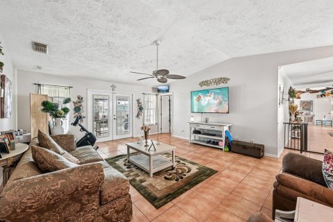 House in Port St. Lucie, Florida 4 bedrooms, 245.63 sq.m. № 2173880 - photo 15