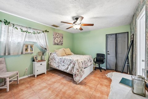 House in Port St. Lucie, Florida 4 bedrooms, 245.63 sq.m. № 2173880 - photo 28