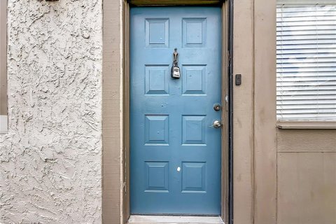 Copropriété à vendre à Tampa, Floride: 2 chambres, 117.06 m2 № 2383809 - photo 2