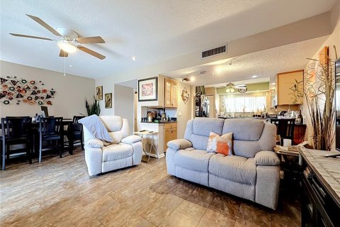 Copropriété à vendre à Tampa, Floride: 2 chambres, 117.06 m2 № 2383809 - photo 10