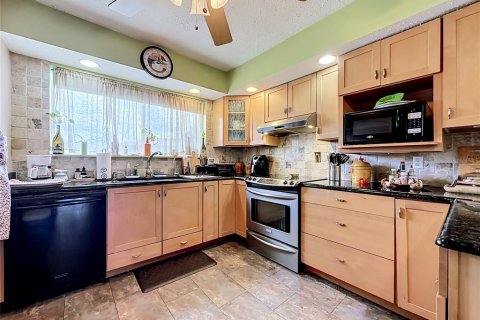 Copropriété à vendre à Tampa, Floride: 2 chambres, 117.06 m2 № 2383809 - photo 6