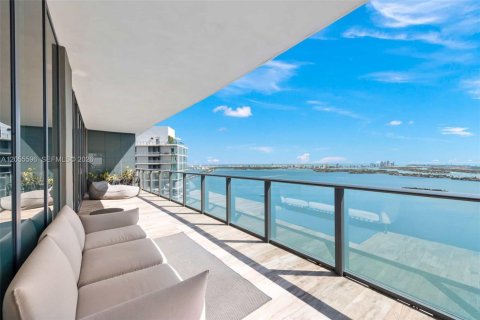 Condo in Miami, Florida, 4 bedrooms  № 2269321 - photo 6
