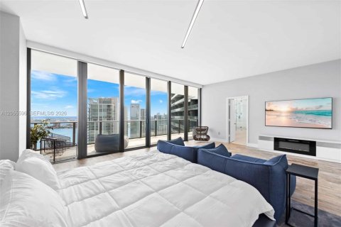 Condo in Miami, Florida, 4 bedrooms  № 2269321 - photo 16