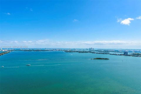 Condo in Miami, Florida, 4 bedrooms  № 2269321 - photo 21