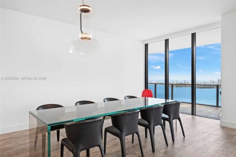 Condo in Miami, Florida, 4 bedrooms  № 2269321 - photo 5