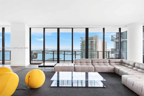 Condo in Miami, Florida, 4 bedrooms  № 2269321