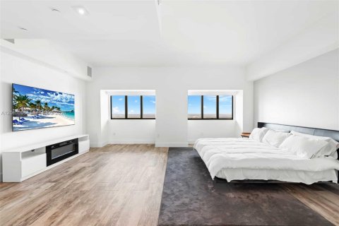 Condo in Miami, Florida, 4 bedrooms  № 2269321 - photo 23