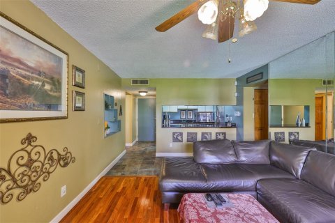 Condominio en venta en Tampa, Florida, 2 dormitorios, 101.64 m2 № 1800124 - foto 15