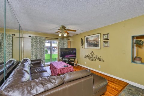 Condominio en venta en Tampa, Florida, 2 dormitorios, 101.64 m2 № 1800124 - foto 13