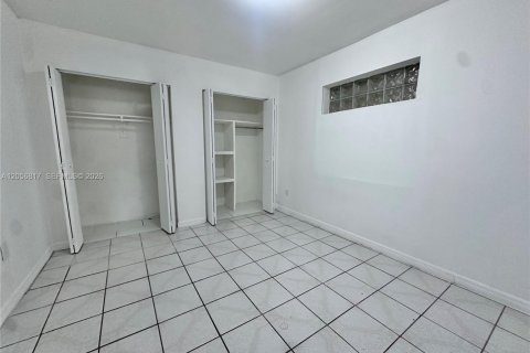 Villa ou maison à louer à Miami, Floride: 3 chambres, 111.48 m2 № 2269547 - photo 4