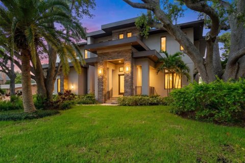 Casa en venta en Tampa, Florida, 5 dormitorios, 517.19 m2 № 2233293 - foto 2