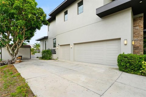 Casa en venta en Tampa, Florida, 5 dormitorios, 517.19 m2 № 2233293 - foto 6
