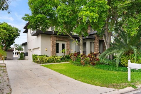 Casa en venta en Tampa, Florida, 5 dormitorios, 517.19 m2 № 2233293 - foto 5