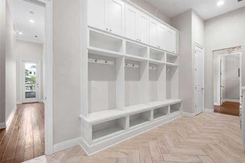 Casa en venta en Tampa, Florida, 5 dormitorios, 517.19 m2 № 2233293 - foto 27