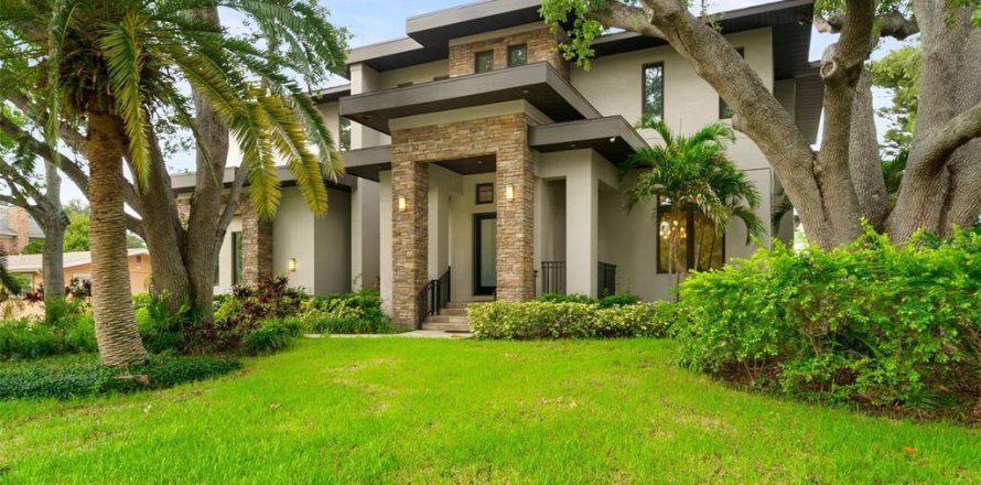 Casa en Tampa, Florida 5 dormitorios, 517.19 m2 № 2233293