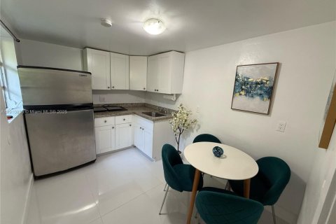 Immobilier commercial à louer à Miami, Floride: 1 chambre, 46.45 m2 № 1966025 - photo 1