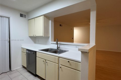 Copropriété à vendre à Oakland Park, Floride: 2 chambres, 116.69 m2 № 2152819 - photo 8