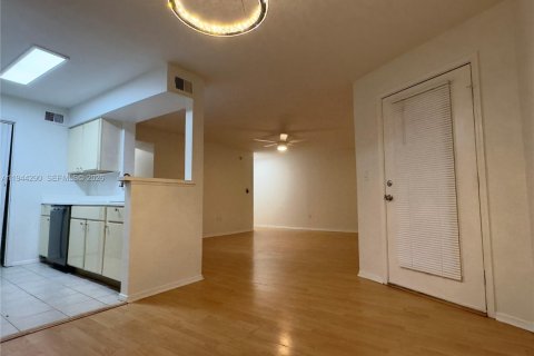 Copropriété à vendre à Oakland Park, Floride: 2 chambres, 116.69 m2 № 2152819 - photo 9