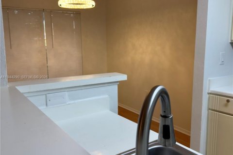Copropriété à vendre à Oakland Park, Floride: 2 chambres, 116.69 m2 № 2152819 - photo 7