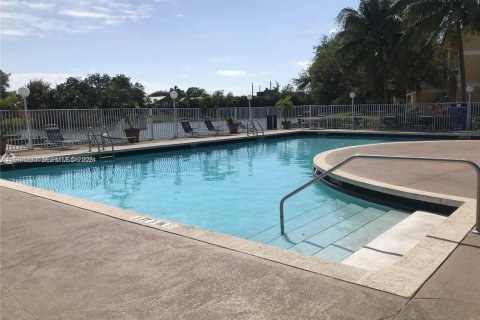Copropriété à vendre à Oakland Park, Floride: 2 chambres, 116.69 m2 № 2152819 - photo 29