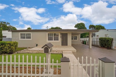 Casa en Hialeah, Florida 2 dormitorios, 139.07 m2 № 2380073