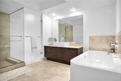 Condo in Sunny Isles Beach, Florida, 3 bedrooms  № 1867534 - photo 13